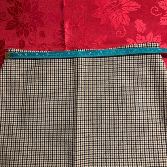 Banana Republic Lightweight Plaid Skirt, Size 0 - Picture 9 of 11